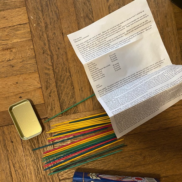 Wooden Pick Up Sticks and Tin - Picture 4 of 5